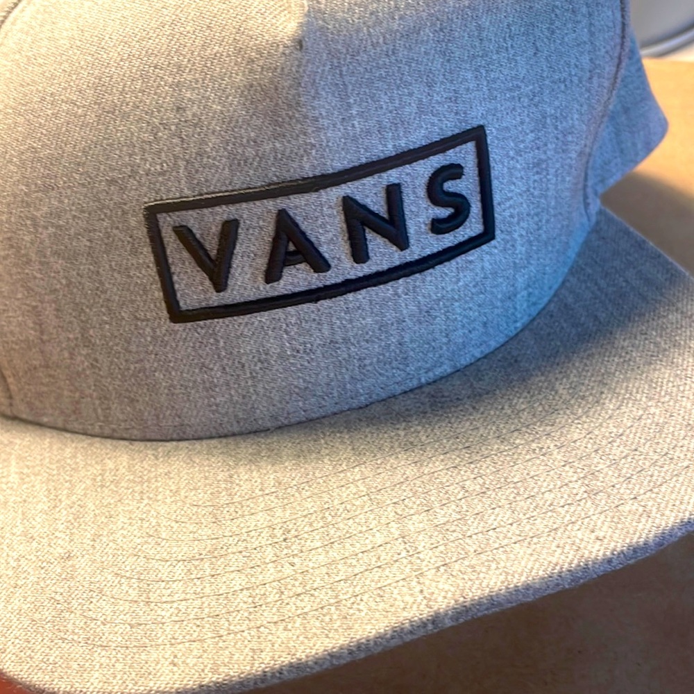 Grey, all size fits all. Vans hat.
